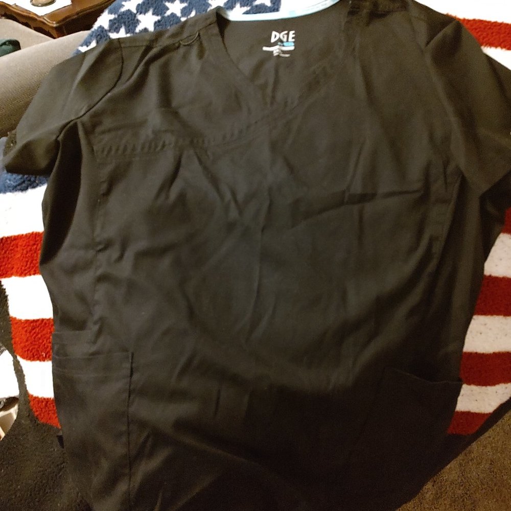 EDGE BY IRG, WOMENS SCRUB TOP AND PANTS